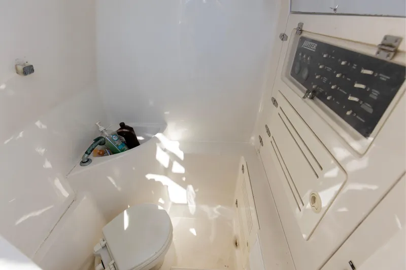 Miss Millie II Yacht Photos Pics 2003 31 Jupiter 31FS Miss Millie II Head