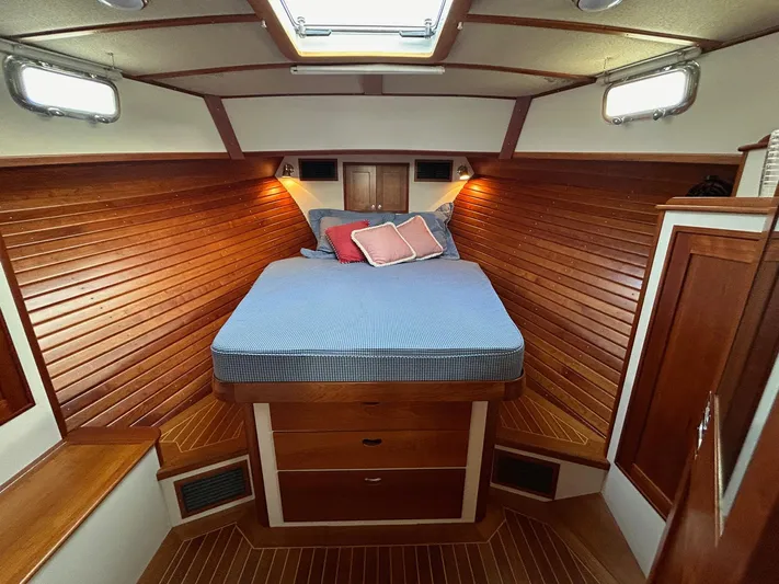 Mainestay Yacht Photos Pics 