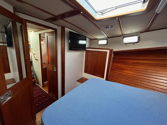 Mainestay Yacht Photos Pics 