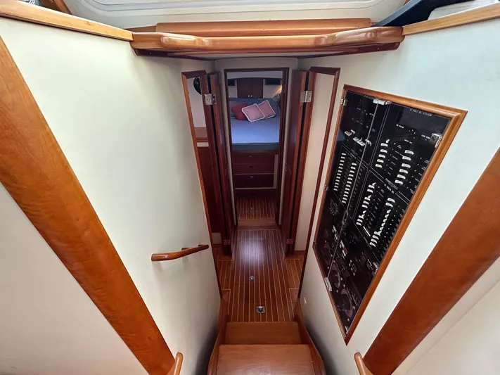 Mainestay Yacht Photos Pics 