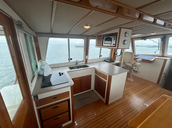 Mainestay Yacht Photos Pics 