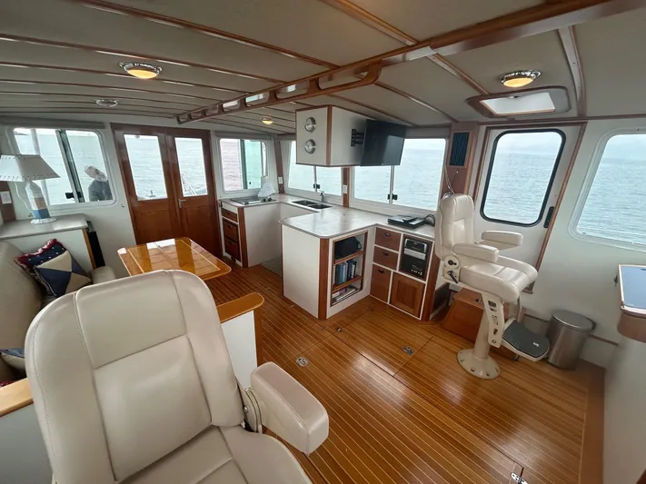 Mainestay Yacht Photos Pics 