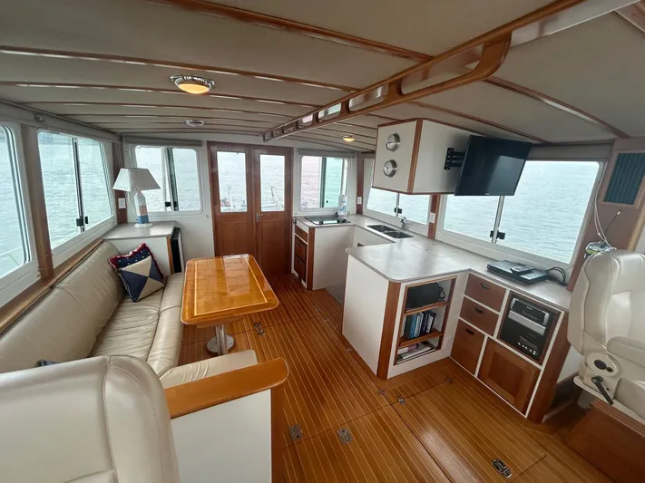 Mainestay Yacht Photos Pics 