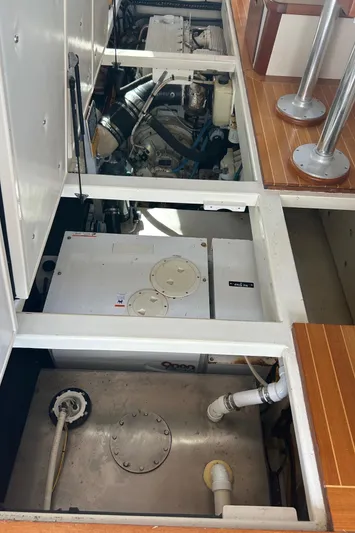 Mainestay Yacht Photos Pics 