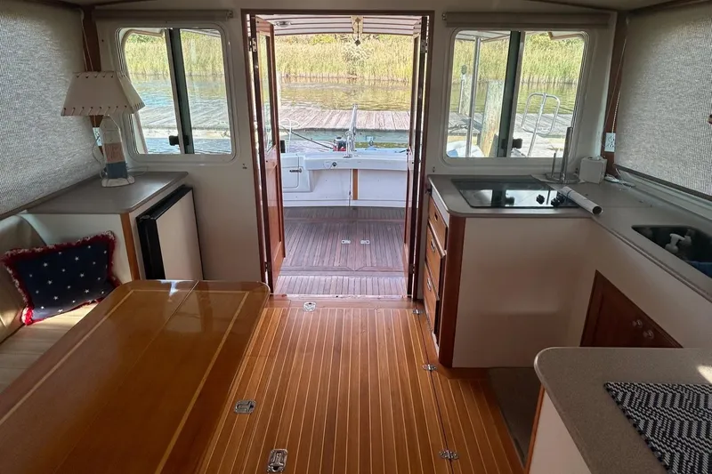 Mainestay Yacht Photos Pics 