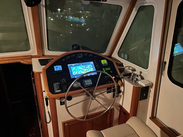 Mainestay Yacht Photos Pics 