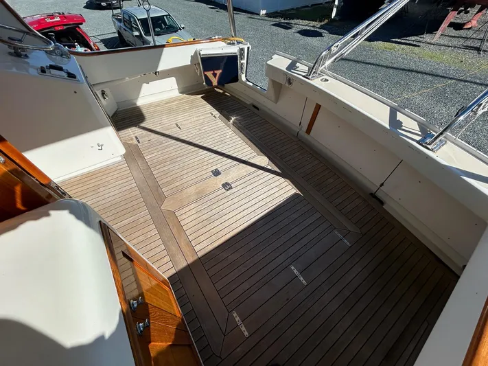 Mainestay Yacht Photos Pics 