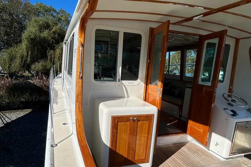 Mainestay Yacht Photos Pics 