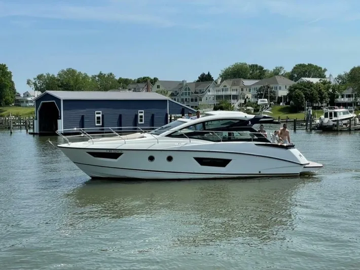  Yacht Photos Pics 2018 Beneteau Gran Turismo 40 - Image 9