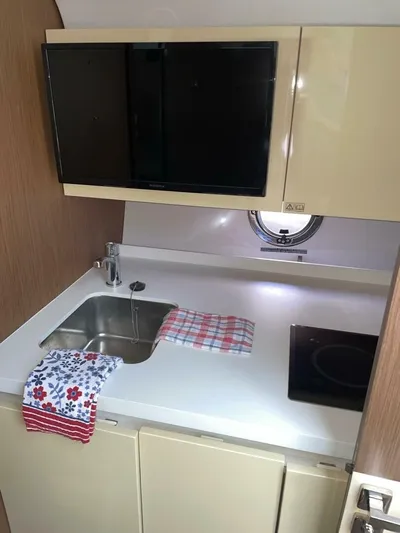  Yacht Photos Pics 2018 Beneteau Gran Turismo 40 - Image 20