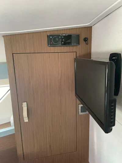  Yacht Photos Pics 2018 Beneteau Gran Turismo 40 - Image 25