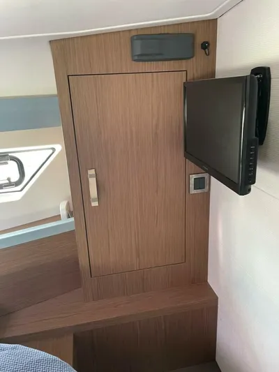  Yacht Photos Pics 2018 Beneteau Gran Turismo 40 - Image 24