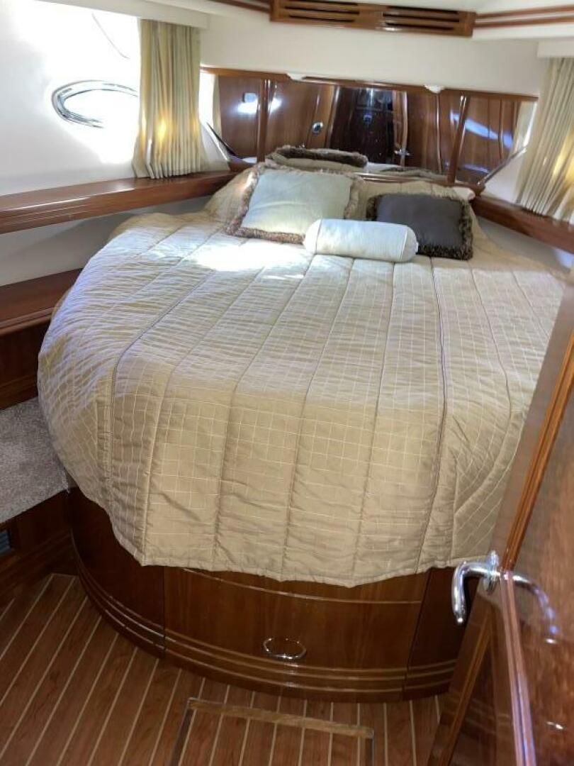 2006 Carver 56 