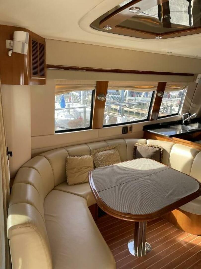 2006 Carver 56 