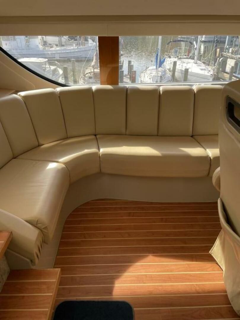 2006 Carver 56 