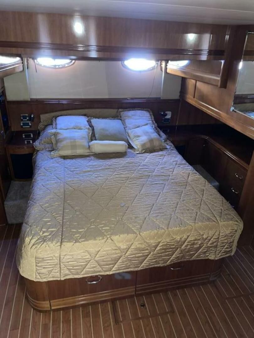 2006 Carver 56 