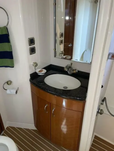 Pisco Sour Yacht Photos Pics 2006 Carver 560 Pilothouse - Image 46