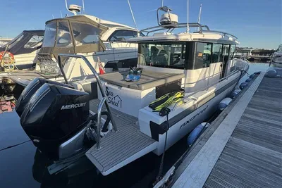 Axopar 37 Cross Cabin