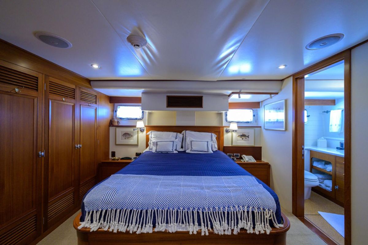 2003 New England Boatworks 96 