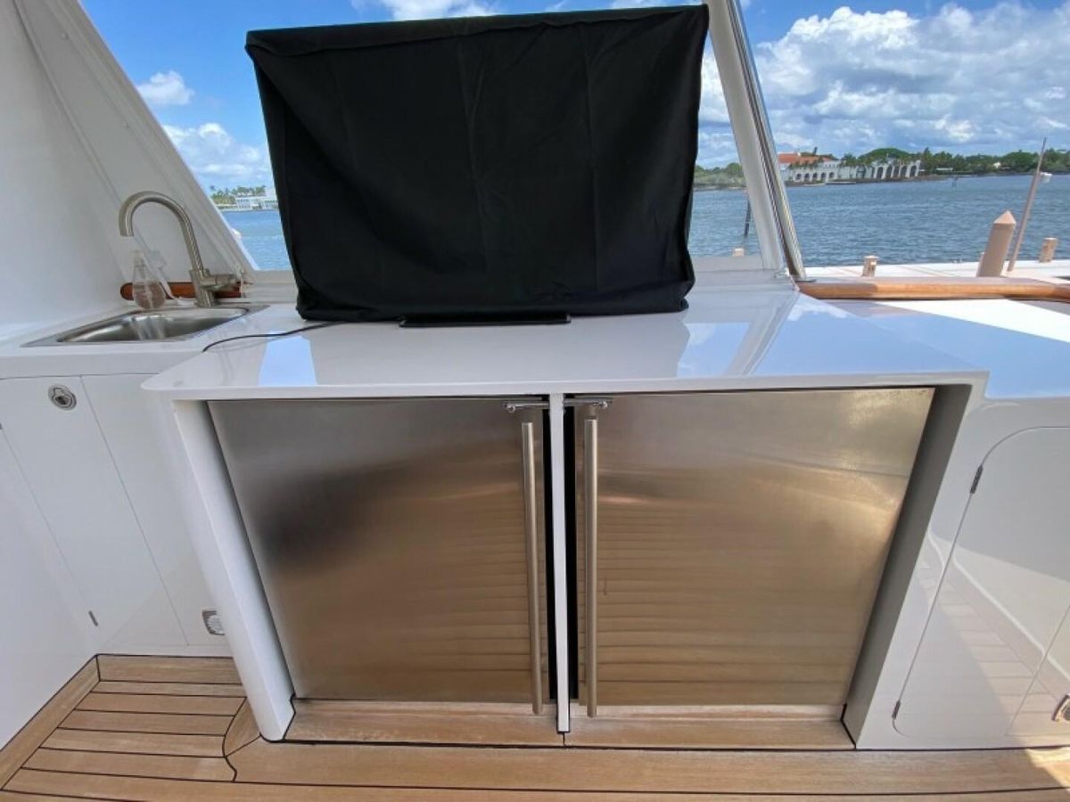 2003 New England Boatworks 96 