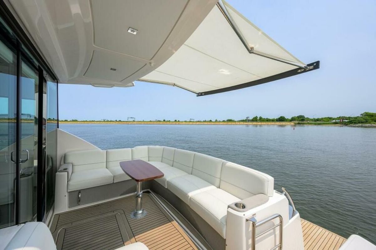 2019 Tiara Yachts 49 