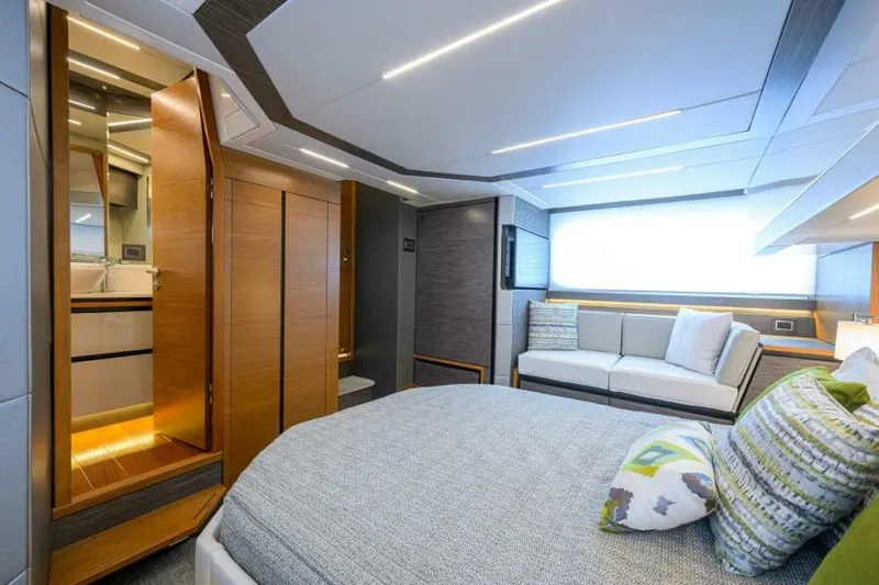 Jena Yacht Photos Pics 2019 Tiara Yachts 49 Coupe - Image 64