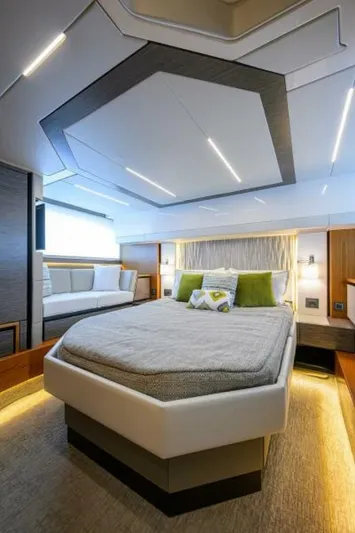 Jena Yacht Photos Pics 2019 Tiara Yachts 49 Coupe - Image 62