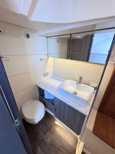  Yacht Photos Pics 2020 REGAL 38 SAV - Image 17