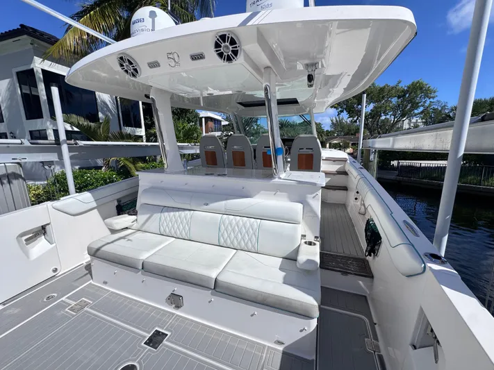  Yacht Photos Pics 2020 REGAL 38 SAV - Image 9