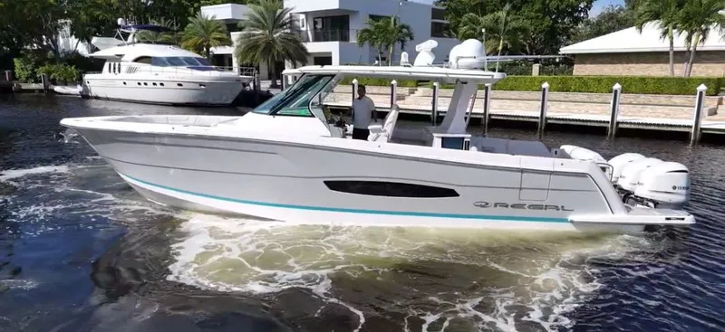  Yacht Photos Pics 2020 REGAL 38 SAV - Image 2