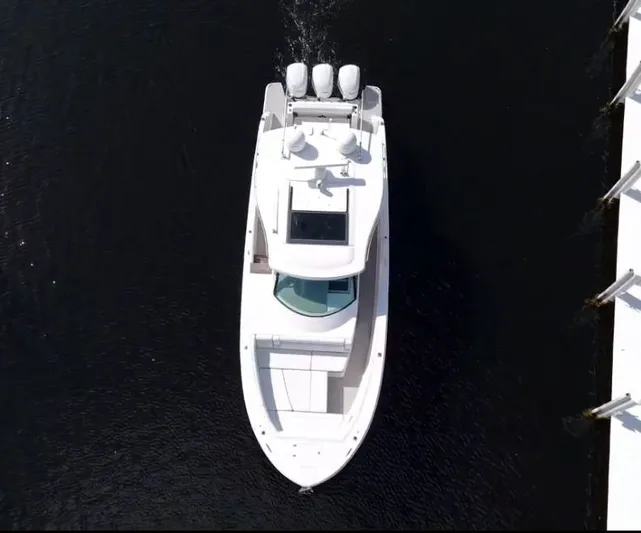  Yacht Photos Pics 2020 REGAL 38 SAV - Image 5