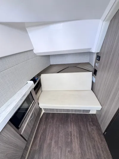  Yacht Photos Pics 2020 REGAL 38 SAV - Image 21