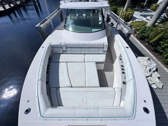  Yacht Photos Pics 2020 REGAL 38 SAV - Image 11