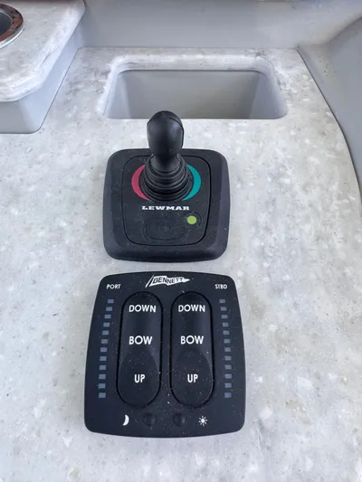  Yacht Photos Pics 2020 REGAL 38 SAV - Image 26