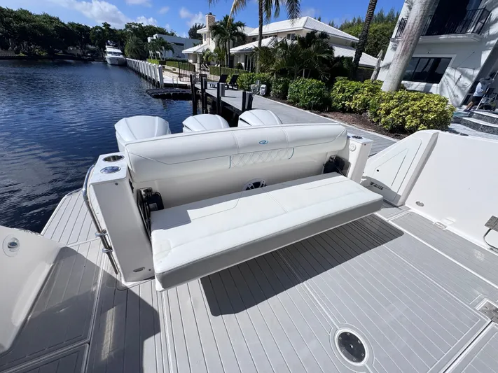  Yacht Photos Pics 2020 REGAL 38 SAV - Image 10