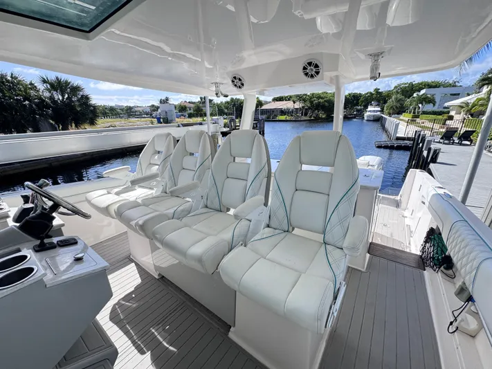  Yacht Photos Pics 2020 REGAL 38 SAV - Image 7