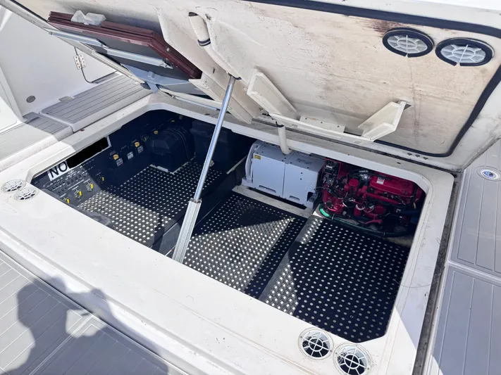  Yacht Photos Pics 2020 REGAL 38 SAV - Image 24