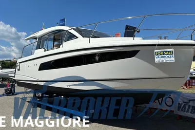 2021 Sealine C335V