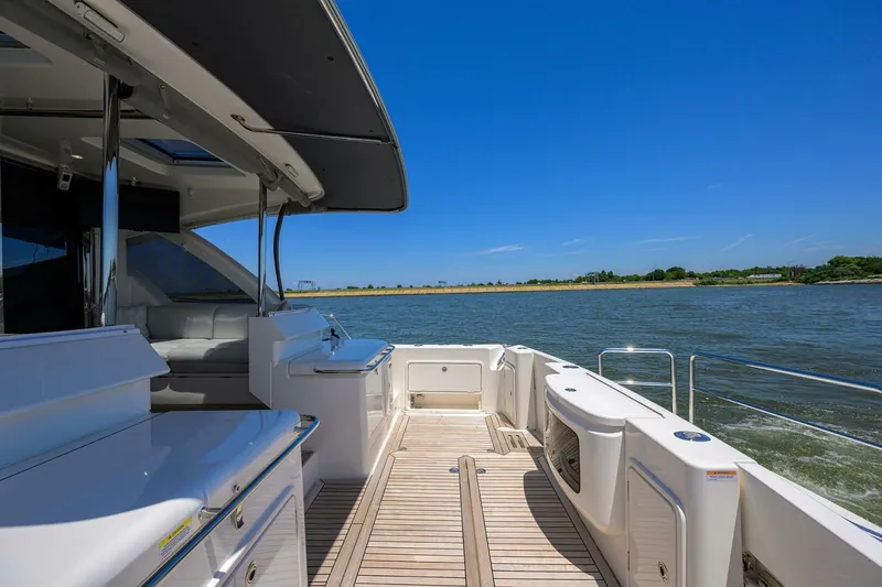 Command At Sea Yacht Photos Pics 2022 Riviera 505 Suv - Image 26