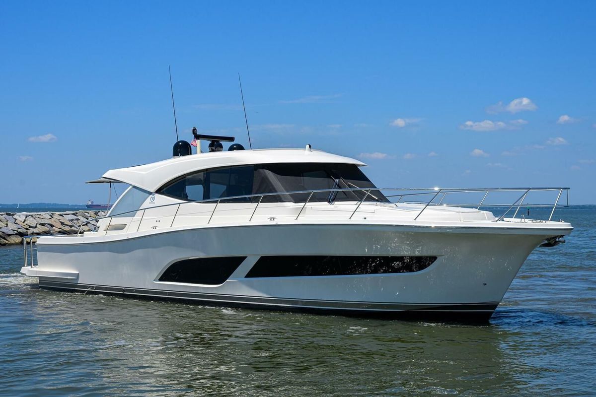 2022 Riviera 50 
