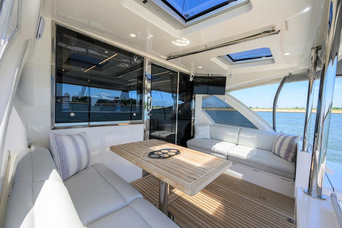 2022 Riviera 50 