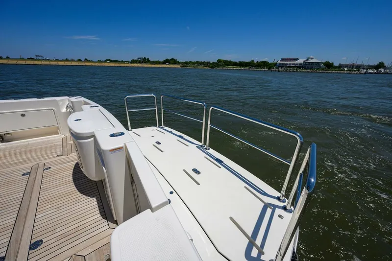 Command At Sea Yacht Photos Pics 2022 Riviera 505 Suv - Image 22