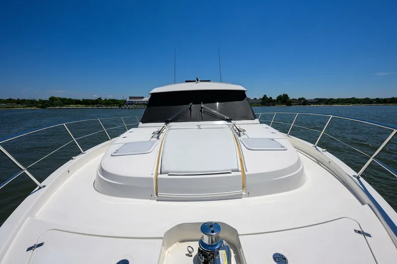 Command At Sea Yacht Photos Pics 2022 Riviera 505 Suv - Image 14