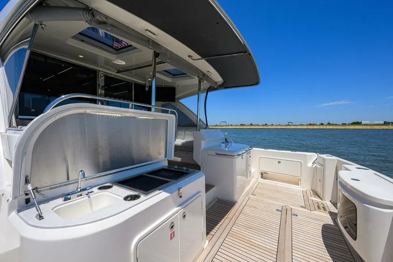 Command At Sea Yacht Photos Pics 2022 Riviera 505 Suv - Image 29