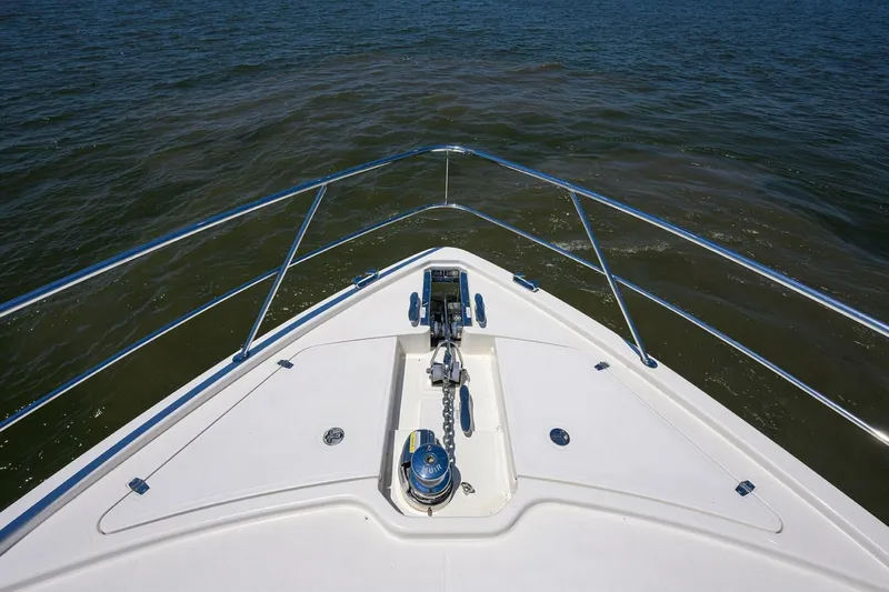 Command At Sea Yacht Photos Pics 2022 Riviera 505 Suv - Image 13