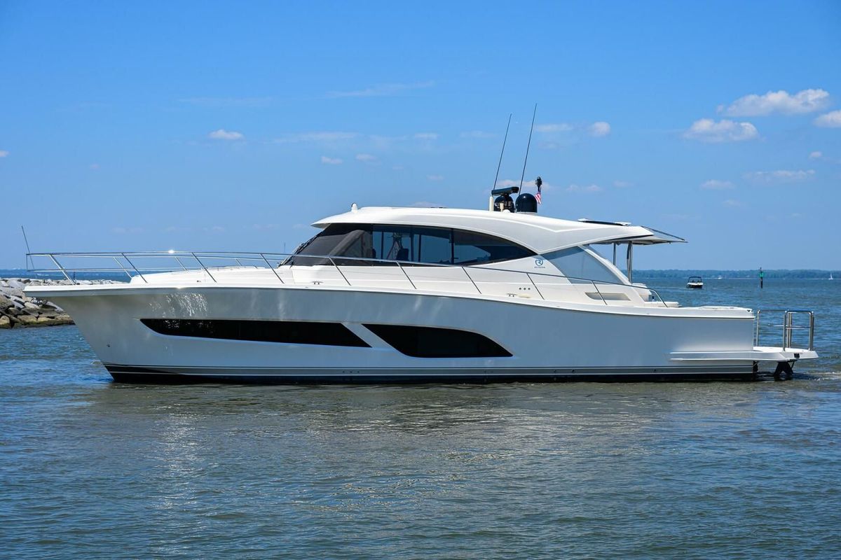 2022 Riviera 50 