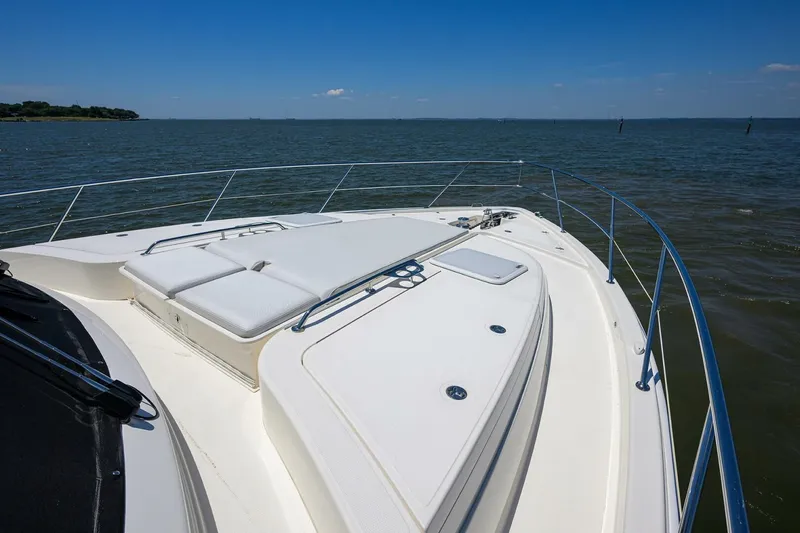 Command At Sea Yacht Photos Pics 2022 Riviera 505 Suv - Image 15