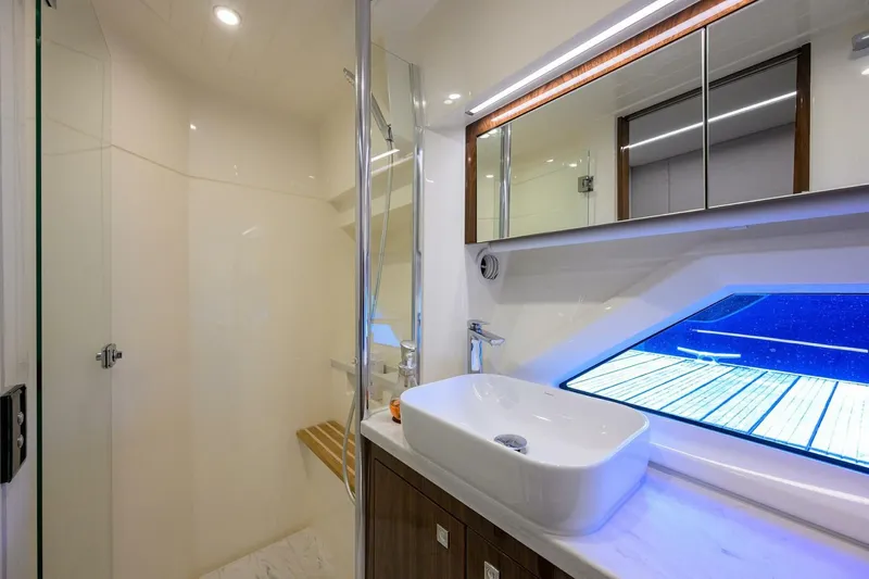 Command At Sea Yacht Photos Pics 2022 Riviera 505 Suv - Image 76