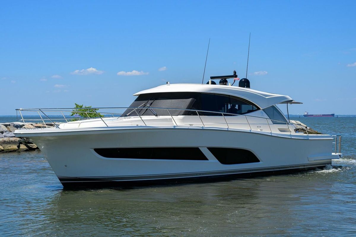 2022 Riviera 50 