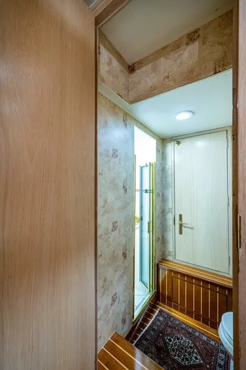 Enchantress Yacht Photos Pics 1997 Hatteras 65 Convertible - Image 47